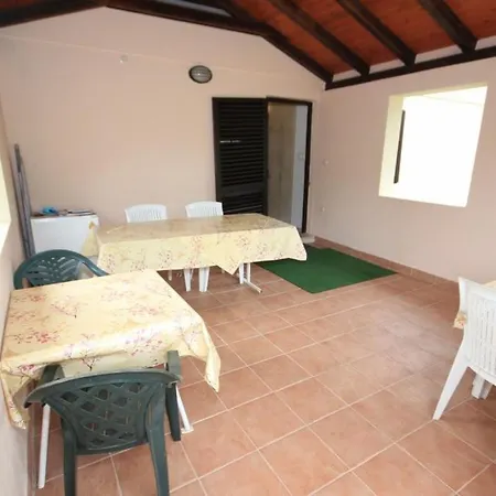 With A Parking Space - 7854 בית הארחה