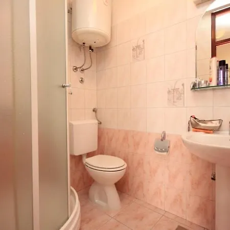 בית הארחה With A Parking Space - 7854 אופטיה